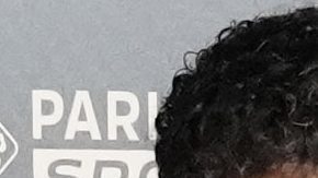 El delantero español del Barcelona Lamine Yamal con su madre Sheila Ebana en la ceremonia de entrega del 68º Balón de Oro en el Teatro du Chatelet en París, el lunes 28 de octubre de 2024.