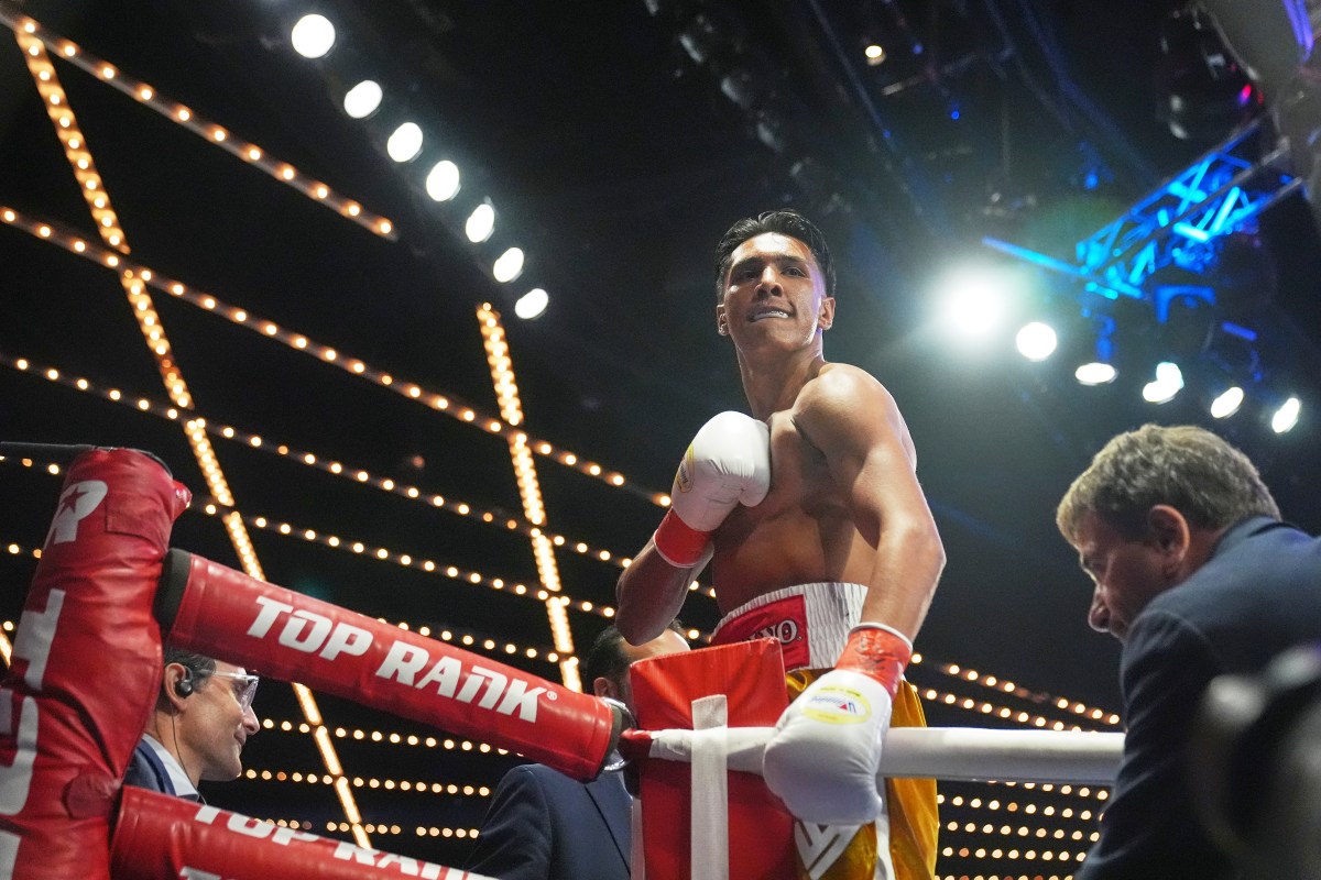 Óscar de la Hoya proclama a Emiliano Vargas como la próxima cara del boxeo