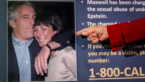 Maxwell fue declarada culpable en 2022 por colaborar en el esquema de Jeffrey Epstein.