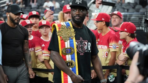 Terence Crawdord cuenta su estrategia para vencer al Canelo Álvarez.
