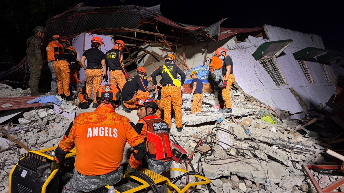 Al menos 69 muertos y un millón de familias afectadas dejó el terremoto de Filipinas