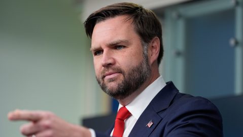 Vance tiene en TikTok 2.6 millones de seguidores. Se presenta como cristiano, marido, padre y, en último lugar, vicepresidente de Estados Unidos.