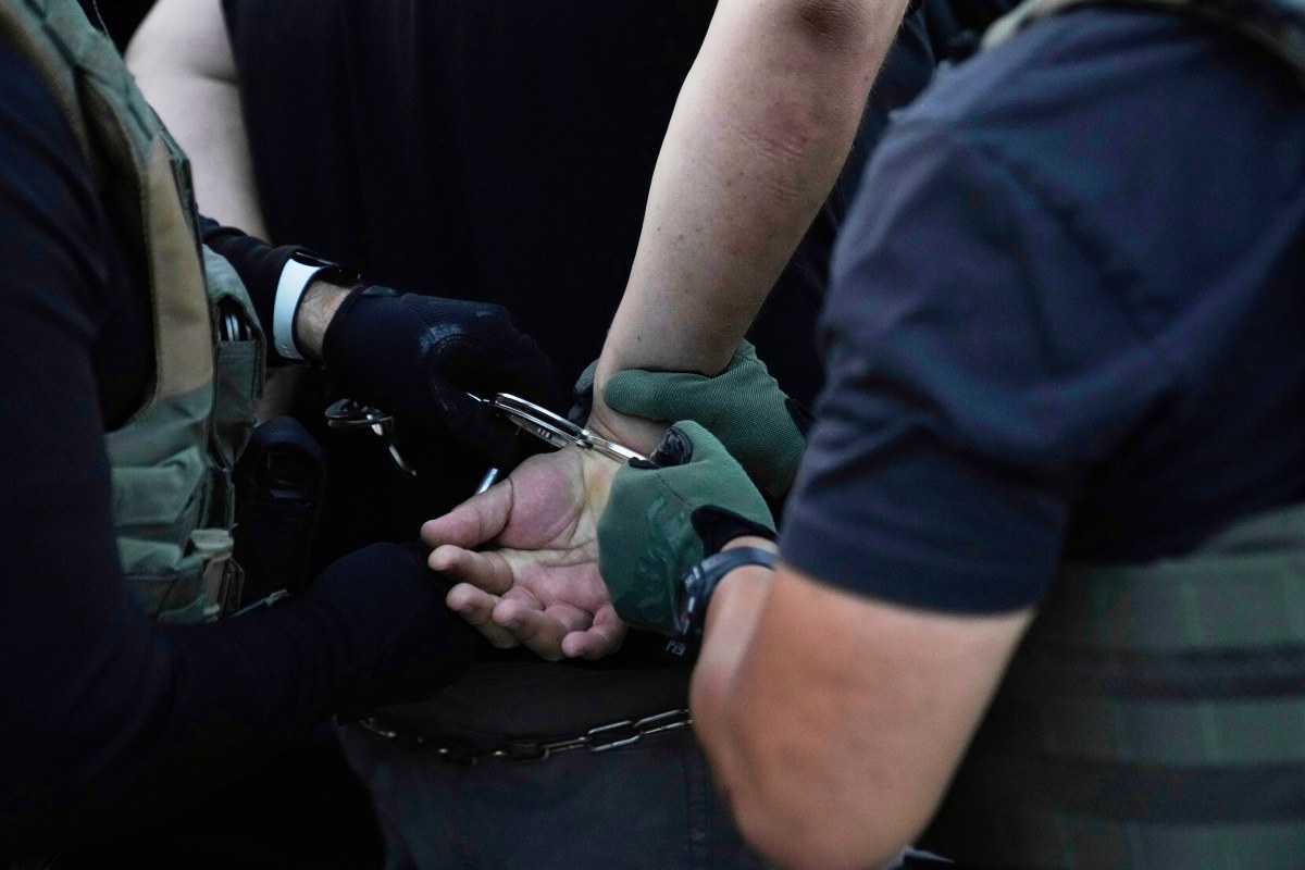 24 organizaciones piden al Congreso investigar al DHS por arresto de más de 170 ciudadanos estadounidenses en redadas