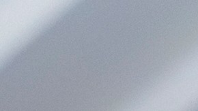 El líder de la mayoría del Senado, John Thune, republicano por Dakota del Sur, se reúne con el presidente de la Cámara de Representantes, Mike Johnson, republicano por Luisiana (derecha), para hablar con la prensa tras una sesión a puerta cerrada sobre estrategia republicana, mientras el cierre del gobierno se acerca a su segunda semana. La sesión se celebró en el Capitolio en Washington, el martes 7 de octubre de 2025.