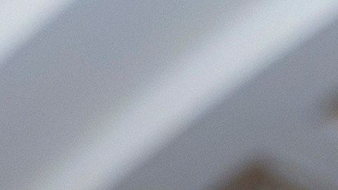 El líder de la mayoría del Senado, John Thune, republicano por Dakota del Sur, se reúne con el presidente de la Cámara de Representantes, Mike Johnson, republicano por Luisiana (derecha), para hablar con la prensa tras una sesión a puerta cerrada sobre estrategia republicana, mientras el cierre del gobierno se acerca a su segunda semana. La sesión se celebró en el Capitolio en Washington, el martes 7 de octubre de 2025.