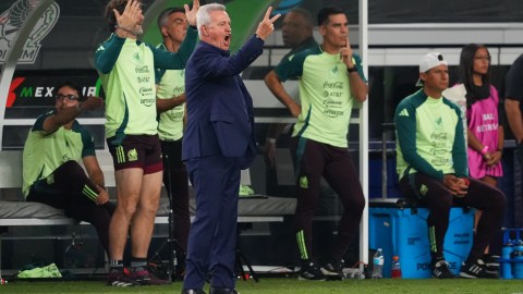Javier Aguirre lanza dura advertencia a la selección mexicana.