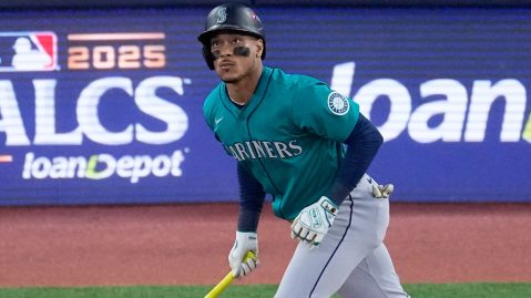 Mariners despliegan todo su poder ante Blue Jays y van a Seattle con ventaja de 2-0 en la Serie de Campeonato