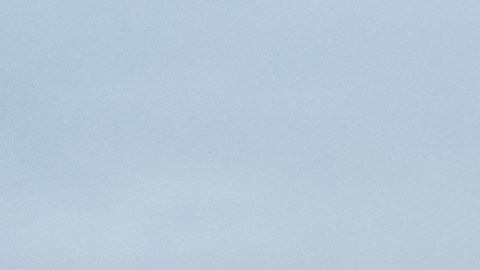 Un soldado de la Reserva del Ejército de EE. UU. vigila el río Grande que separa México, al fondo, de EE. UU., en Laredo, Texas, el martes 14 de octubre de 2025.