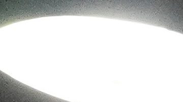 Los aficionados llegan antes del segundo juego de la Serie de Campeonato de la Liga Nacional de béisbol entre los Cerveceros de Milwaukee y los Dodgers de Los Ángeles, el martes 14 de octubre de 2025, en Milwaukee.