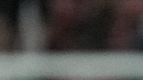 Enner Valencia, de Ecuador, en el centro, y Johan Vásquez, de México, compiten por el balón durante un partido amistoso de fútbol en el estadio Akron en Guadalajara, México, el martes 14 de octubre de 2025.