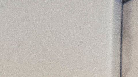 El secretario de Estado, Marco Rubio (derecha), escucha al presidente Donald Trump hablar con la prensa a bordo del Air Force One durante su viaje de Kuala Lumpur, Malasia, a Tokio, Japón, el lunes 27 de octubre de 2025.