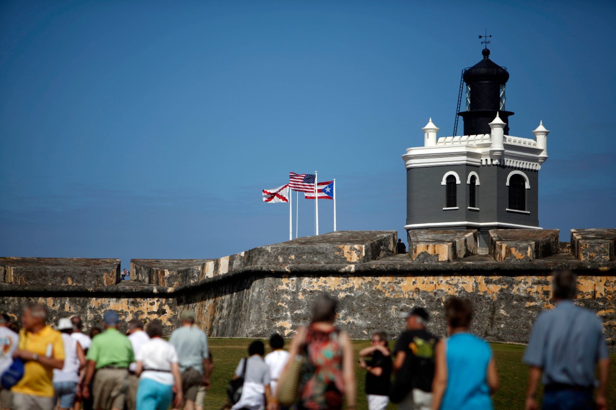 Comisionado residente Pablo José Hernández y directora de PRFAA enumeran efectos de cierre de gobierno en Puerto Rico
