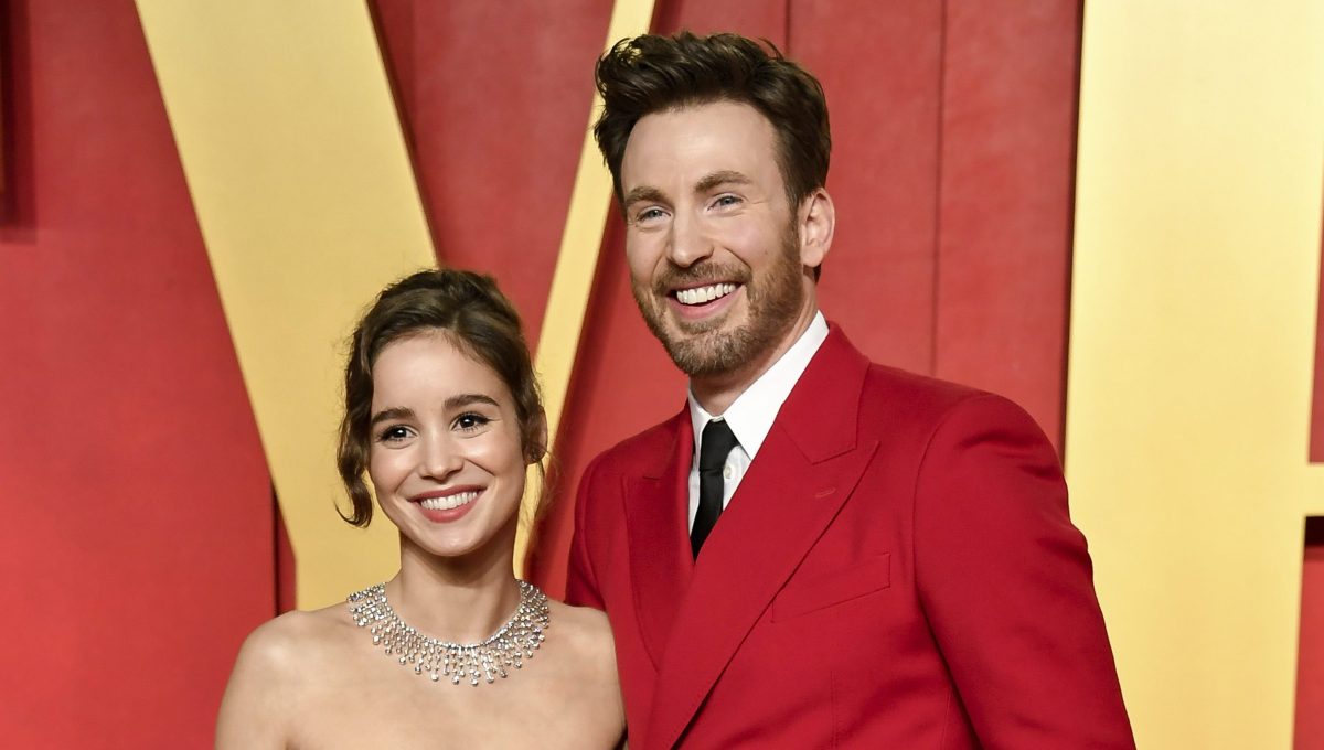 Chris Evans y Alba Baptista se convirtieron en padres, según reportes