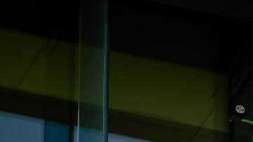 Amazon podría concretar hasta 30,000 despidos de su plantilla laboral en los próximos meses.