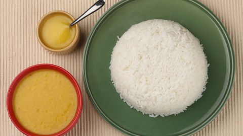 ¿Se te pasó la mano de sal?, un chef explica cuáles alimentos ayuda a mejorar el sabor.