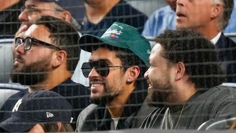 Bad Bunny en partido de New York Yankees y Toronto Blue Jays.