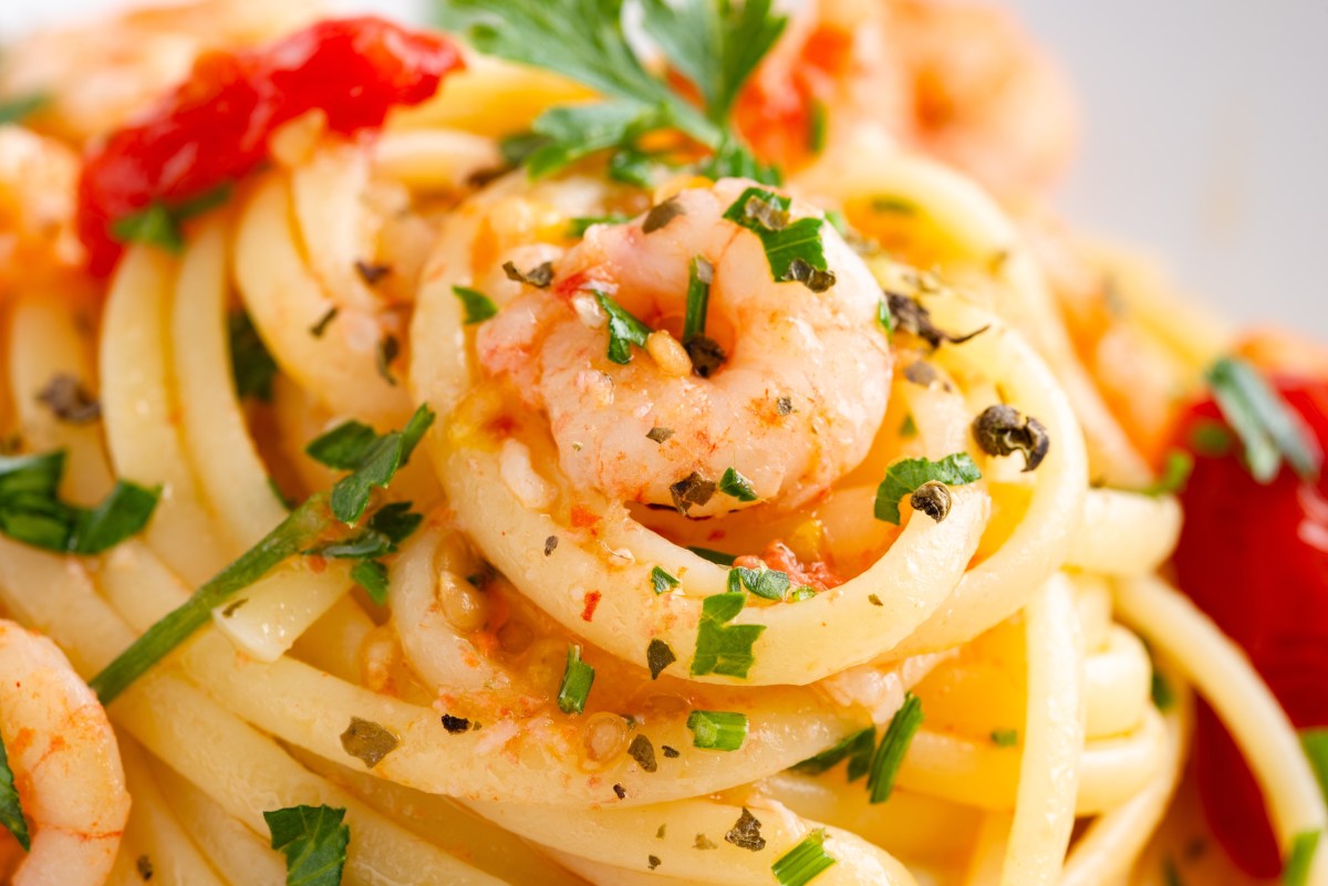 Retiran tazones de camarones con linguini congelados por riesgo de listeria