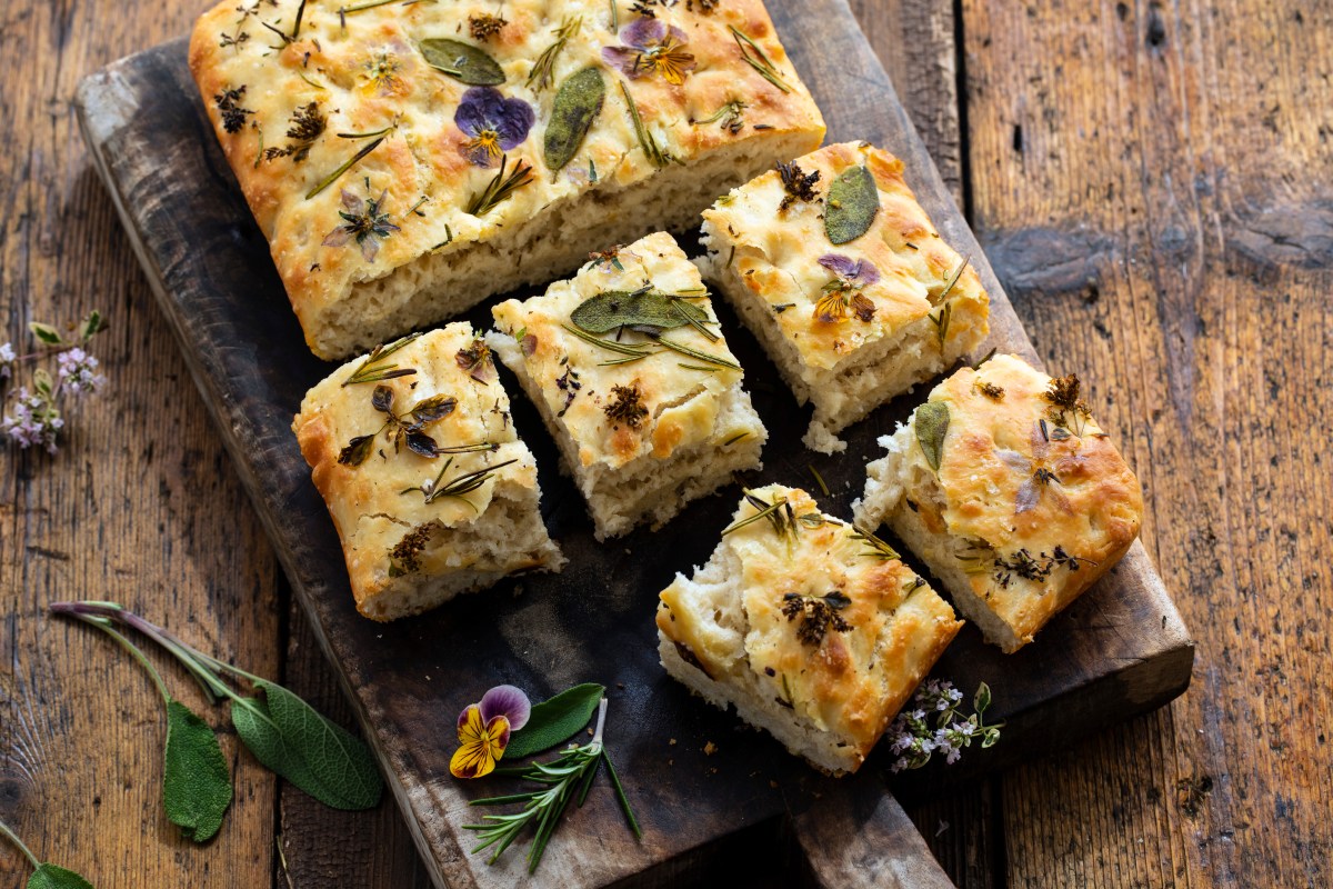 Orégano: El remedio digestivo barato y potente que debes usar más en la cocina