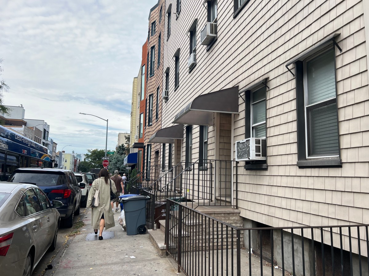 Leyes vetadas por el Alcalde Adams para mejorar la equidad y la carga de vivienda ven la luz