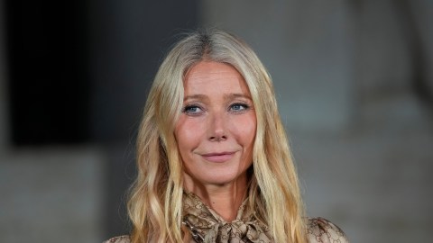 Gwyneth Paltrow disfruta del huerto y de las áreas verdes de su casa en los Hamptons.