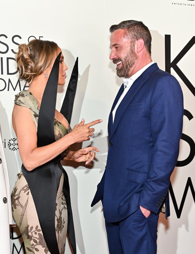 Ben Affleck y Jennifer Lopez se mostraron amigables en la alfombra roja.