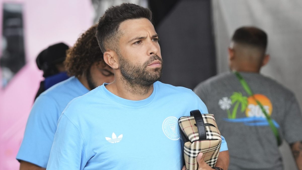 Jordi Alba sigue los pasos de Busquets y anuncia su retirada: “Gracias fútbol”
