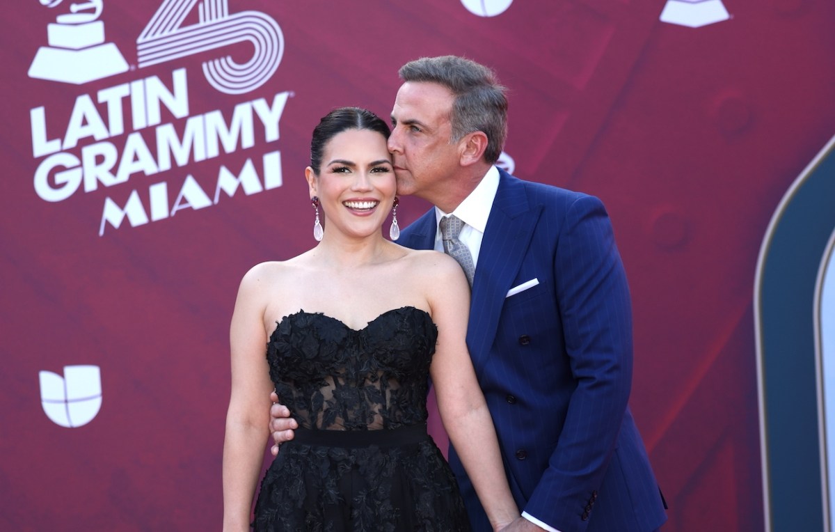 Carlos Ponce contó su experiencia hacia la paternidad con Karina Banda