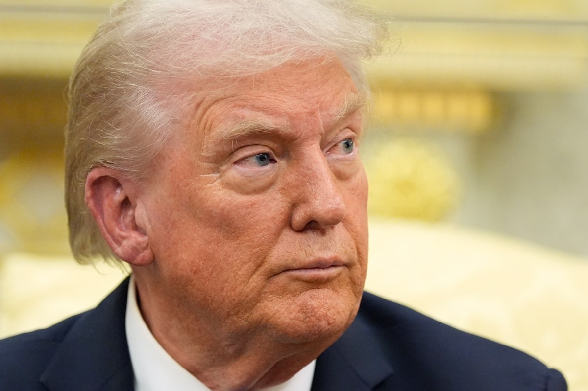 Trump alcanza mínimo histórico en aprobación económica, a 277 días de una polémica gestión