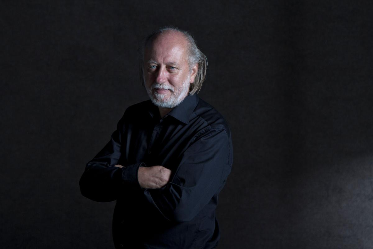 László Krasznahorkai: un nuevo Nobel que explora el terror apocalíptico a través del arte