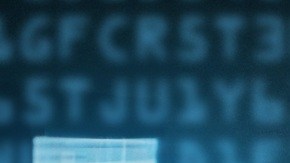 Los adultos mayores y los beneficiarios de los programas sociales son los más vulnerables de sufrir un fraude cibernético o una estafa telefónica.