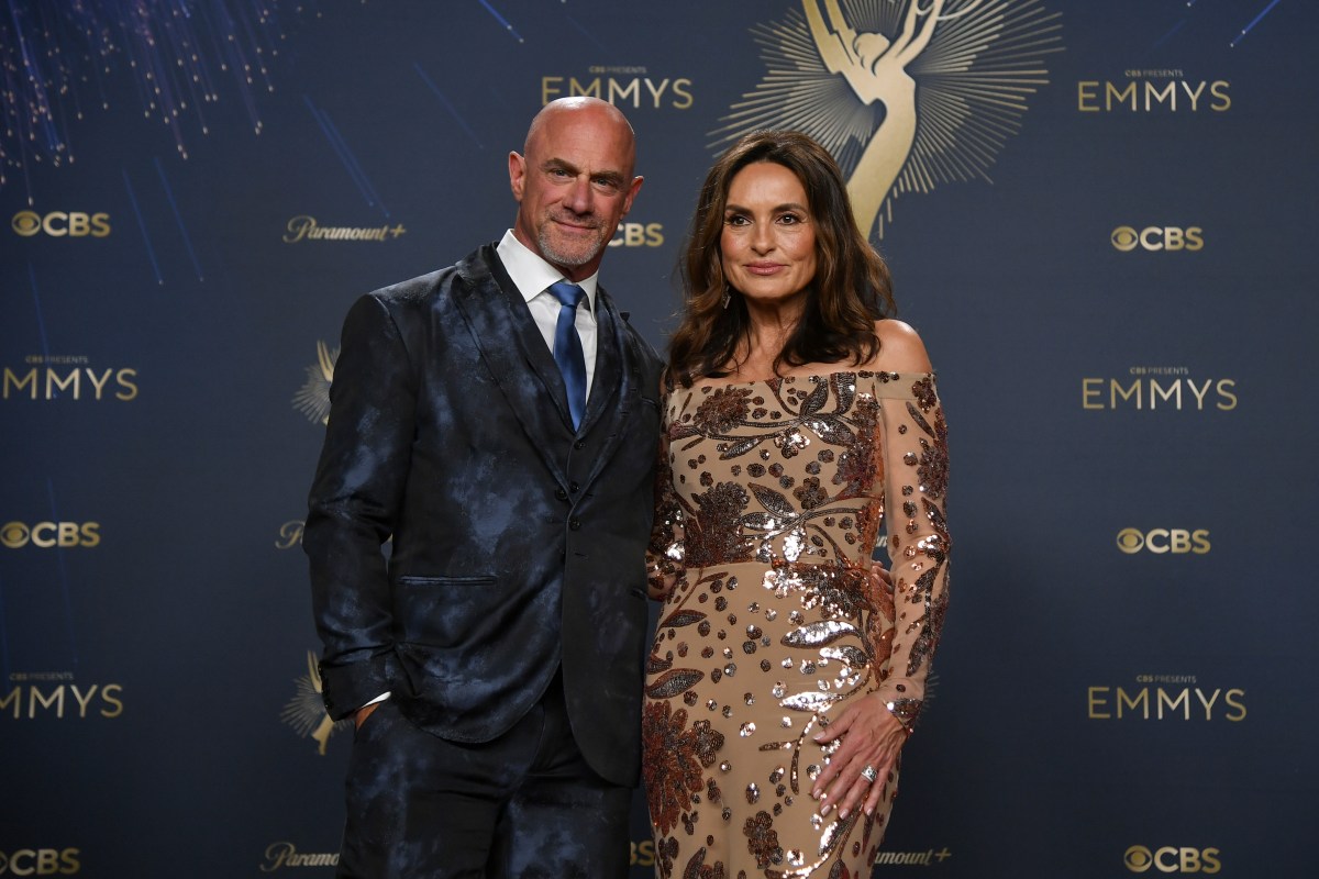 Christopher Meloni bromea sobre la casa de su compañera Mariska Hargitay