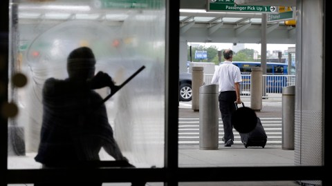 Secretario de Transporte alertó: Los retrasos aéreos se agravarán mientras continúe el cierre del gobierno