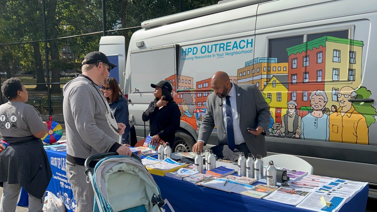 Agenda comunitaria NYC: concientizan sobre el envenenamiento con plomo, campaña de recolección de abrigos y mucho más