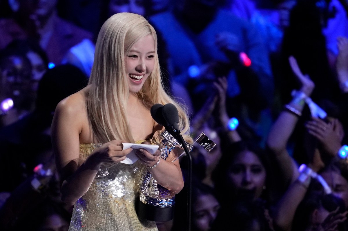 Rosé tuvo una gran pelea con Bruno Mars antes de grabar el video de 'APT'