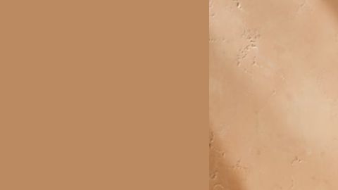 Starbucks tiene opciones, con un cargo extra, para que los clientes personalicen sus bebidas con un extra de proteínas, más sabor a manzana o darle una textura más sedosa.