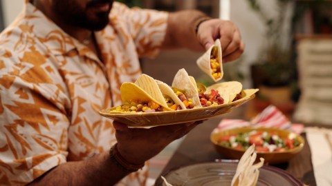 Celebra el Día Nacional del Taco con ofertas y descuentos.