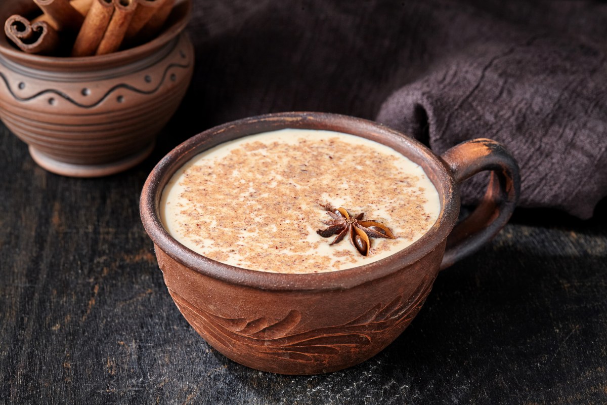 Cómo preparar el mejor chai latte desde cero: Receta con jengibre y cardamomo frescos