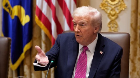 Trump informó del ataque a un submarino cerca de Venezuela durante una reunión con Zelensky.