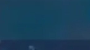 Imagen del ataque a la embarcación compartida por el jefe del Pentágono, Pete Hegseth.