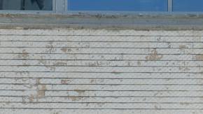 Israelíes celebran la liberación de rehenes retenidos por Hamás desde una pantalla en la Plaza de Rehenes de Tel Aviv, Israel, el 13 de octubre de 2025.