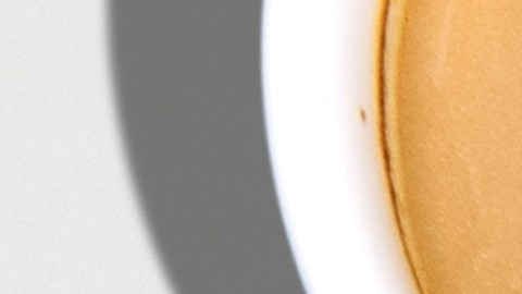 El consumo de bebidas calientes se asocia a confort y la relajación, según un estudio.