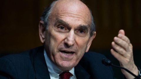 Elliott Abrams habló con BBC sobre el despliegue de EE.UU. en Venezuela y la postura de Maduro.