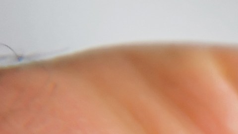 A diferencia de tu teléfono y otros dispositivos inteligentes, los relojes analógicos requieren que el cambio de hora sea manual.