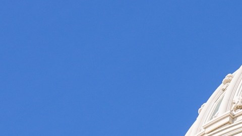 Tribunal bloquea despidos de trabajadores federales durante el cierre de gobierno