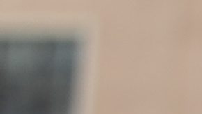 Cristiano Ronaldo, en el centro, junto a su pareja Georgina Rodríguez, a la izquierda, y su hijo Cristiano Ronaldo Jr., caminan por la línea de boxes antes de la segunda sesión de entrenamientos libres en el circuito de Mónaco, en Mónaco, el jueves 23 de mayo de 2019.