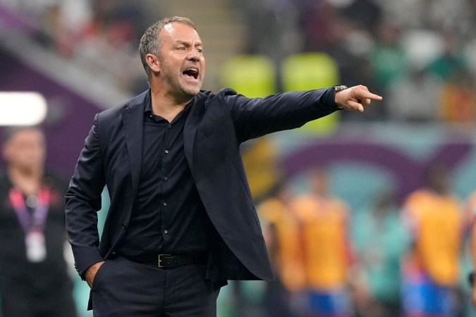 Hansi Flick se siente contento con el FC Barcelona.