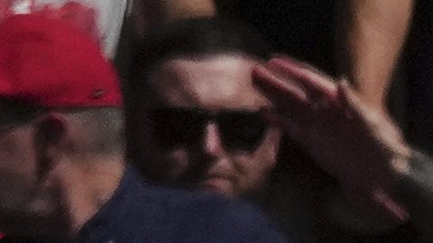 Los fanáticos del Liverpool sostienen una pancarta en memoria de Diogo Jota antes del partido final de fútbol de la FA Community Shield entre el Liverpool y el Crystal Palace en el estadio de Wembley en Londres, el domingo 10 de agosto de 2025.