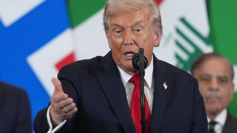 Trump bromea sobre el Nobel de la Paz en pleno discurso por el acuerdo Israel-Hamás