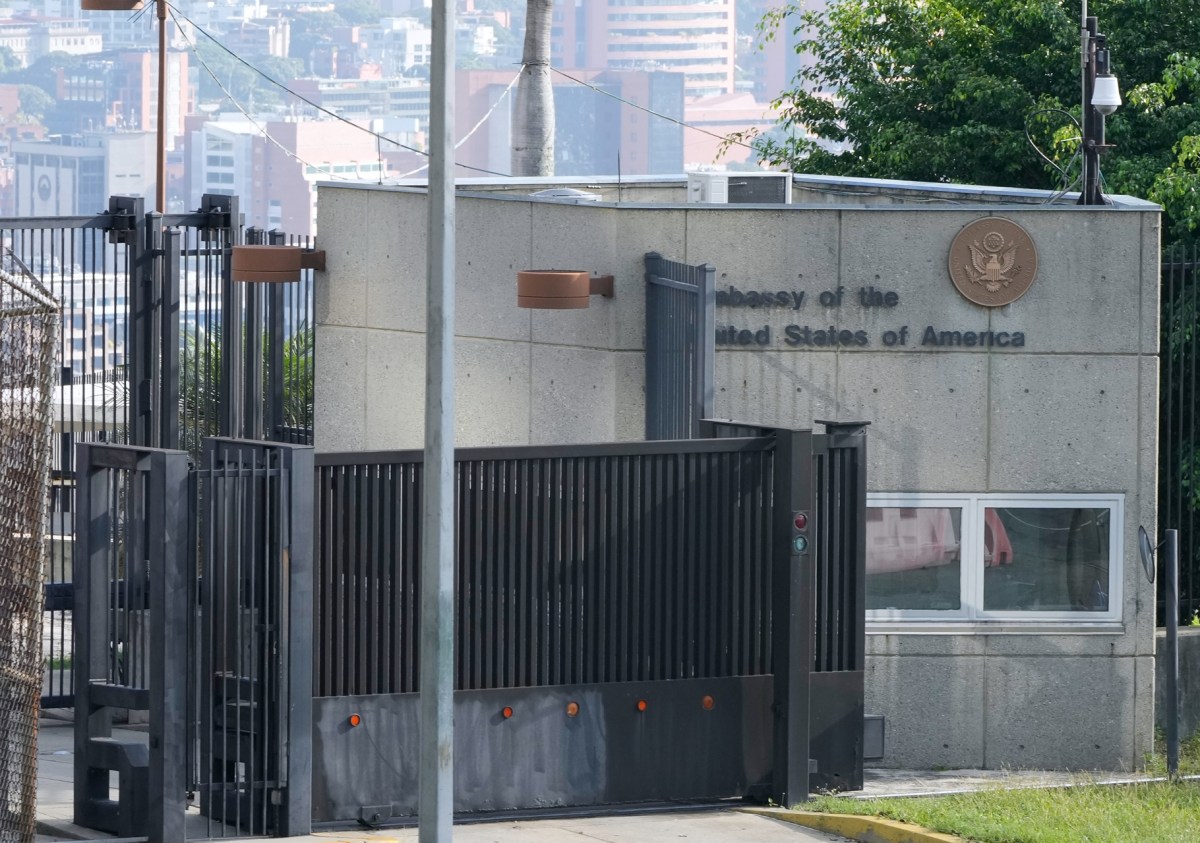 Venezuela asegura que mantiene comunicación con EE.UU. para proteger embajada en Caracas