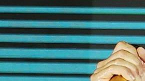 El piloto británico de Mercedes, George Russell, que obtuvo el primer lugar, celebra en el podio durante una ceremonia de premios después del Gran Premio de Singapur de Fórmula 1 de 2025 en el Circuito Callejero de Marina Bay en Singapur, el 5 de octubre de 2025.